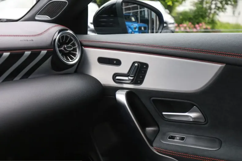 Mercedes-Benz CLA 45 AMG Shooting Brake din 2025 cu 3.740 km - oferta MER248627 - foto 20