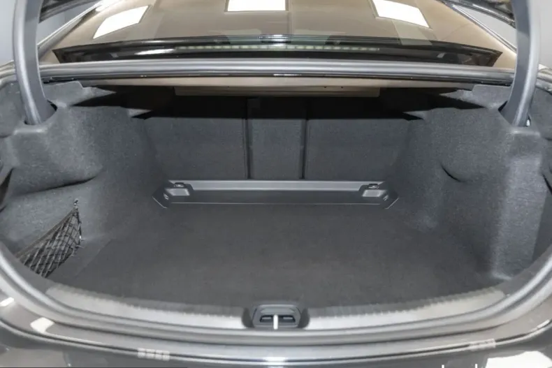 Mercedes-Benz C 220 (Clasa C) din 2025 cu 7.794 km - oferta MER248649 - foto 9