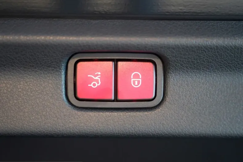 Mercedes-Benz EQE (Clasa E) din 2025 cu 10.114 km - oferta MER248650 - foto 7