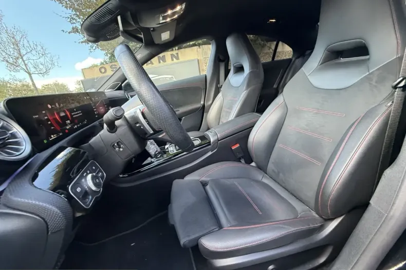 Mercedes-Benz CLA 250 (Clasa CLA) din 2024 cu 30.138 km - oferta MER248651 - foto 8