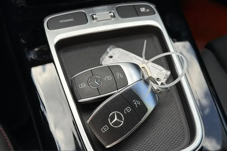 Mercedes-Benz CLA 250 (Clasa CLA) din 2024 cu 30.138 km - oferta MER248651 - foto 12
