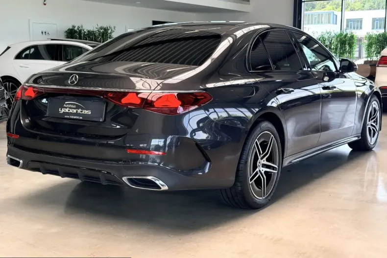 Mercedes-Benz E 220 (Clasa E) din 2025 cu 15.400 km - oferta MER248660 - foto 6