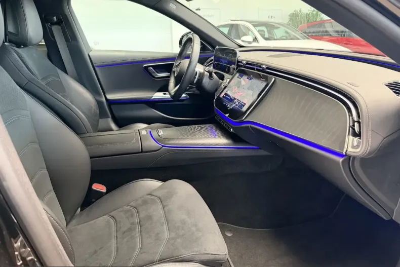 Mercedes-Benz E 220 (Clasa E) din 2025 cu 15.400 km - oferta MER248660 - foto 8