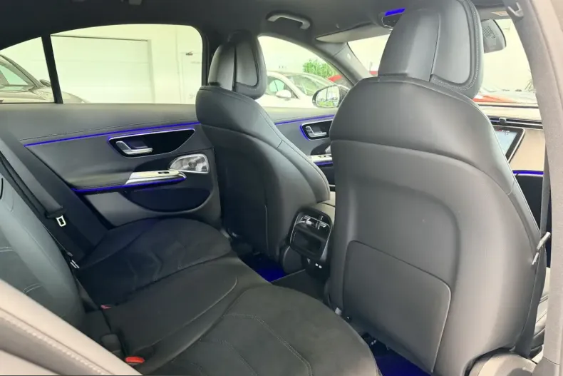 Mercedes-Benz E 220 (Clasa E) din 2025 cu 15.400 km - oferta MER248660 - foto 9