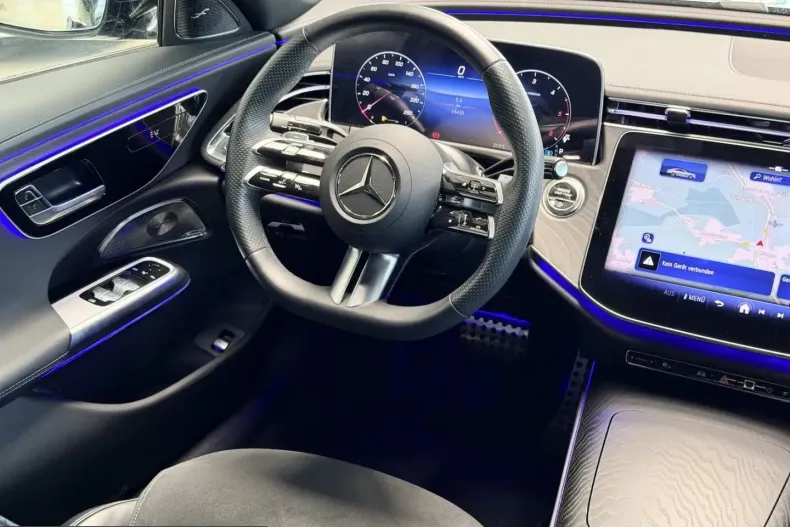 Mercedes-Benz E 220 (Clasa E) din 2025 cu 15.400 km - oferta MER248660 - foto 12