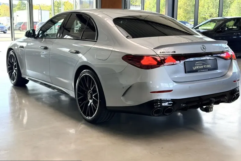 Mercedes-Benz E 53 AMG (Clasa E) din 2025 cu 3.500 km - oferta MER248661 - foto 4