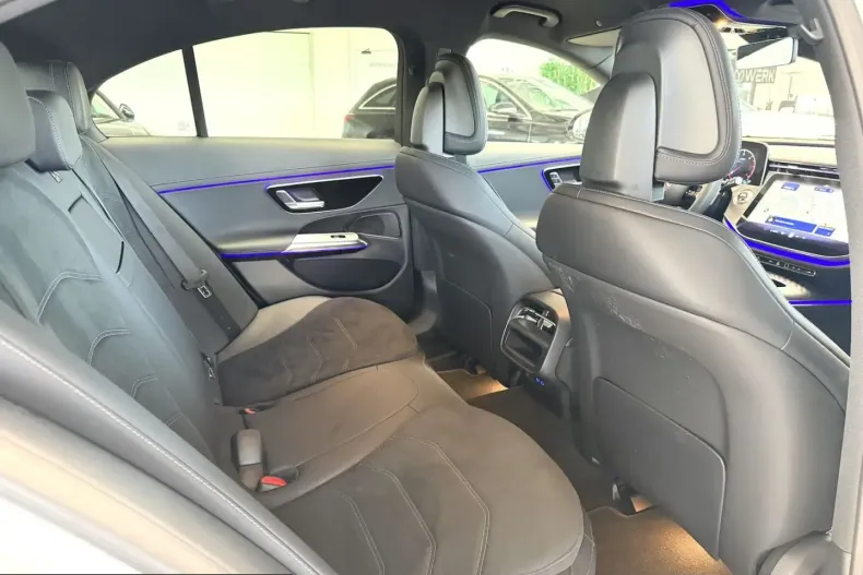 Mercedes-Benz E 220 (Clasa E) din 2025 cu 11.100 km - oferta MER248663 - foto 10