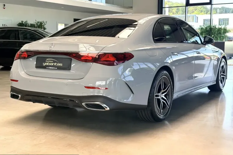 Mercedes-Benz E 220 (Clasa E) din 2025 cu 11.100 km - oferta MER248663 - foto 18