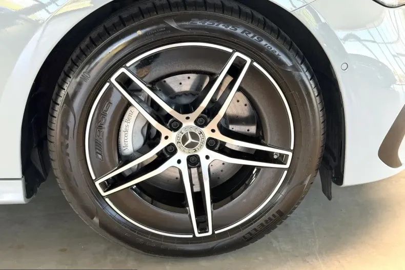 Mercedes-Benz E 220 (Clasa E) din 2025 cu 11.100 km - oferta MER248663 - foto 21