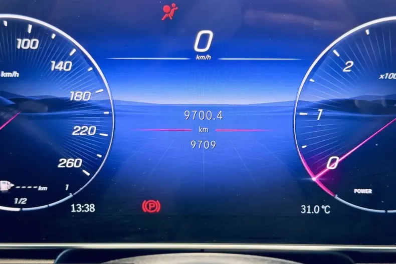 Mercedes-Benz GLC 300 (Clasa GLC) din 2025 cu 9.900 km - oferta MER248664 - foto 8