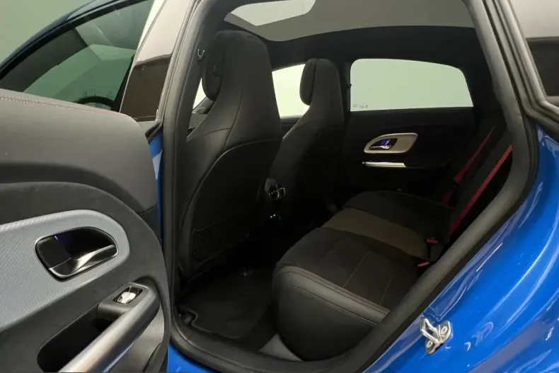 Mercedes-Benz CLA 350 (Clasa CLA) din 2025 cu 11.860 km - oferta MER248671 - foto 23