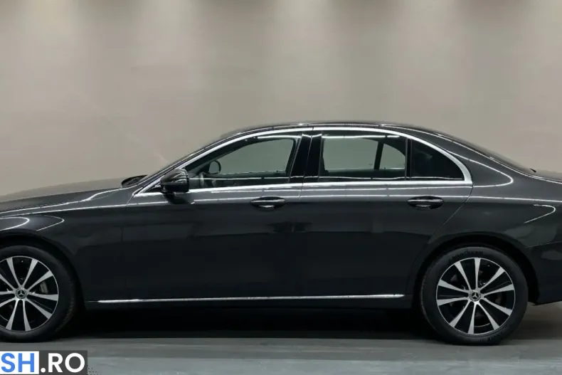 Mercedes-Benz E 300 (Clasa E) din 2022 cu 73.000 km - oferta MER248682 - foto 3