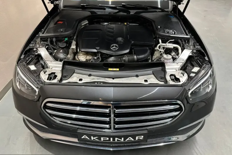 Mercedes-Benz E 300 (Clasa E) din 2022 cu 73.000 km - oferta MER248682 - foto 6