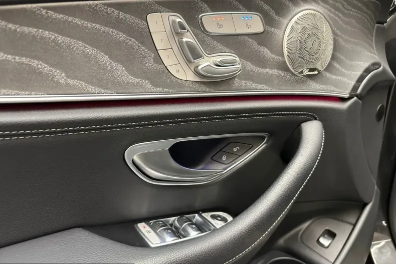 Mercedes-Benz E 300 (Clasa E) din 2022 cu 73.000 km - oferta MER248682 - foto 9