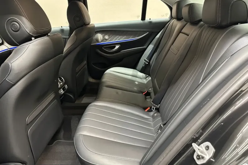 Mercedes-Benz E 300 (Clasa E) din 2022 cu 73.000 km - oferta MER248682 - foto 11