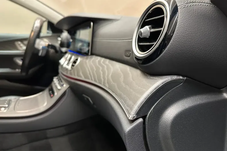 Mercedes-Benz E 300 (Clasa E) din 2022 cu 73.000 km - oferta MER248682 - foto 18