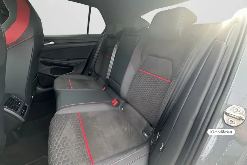 Volkswagen Golf din 2023 cu 24.002 km - oferta VOL248690 - foto 14