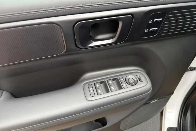 Hyundai Santa Fe din 2024 cu 17.800 km - oferta HYU248691 - foto 12