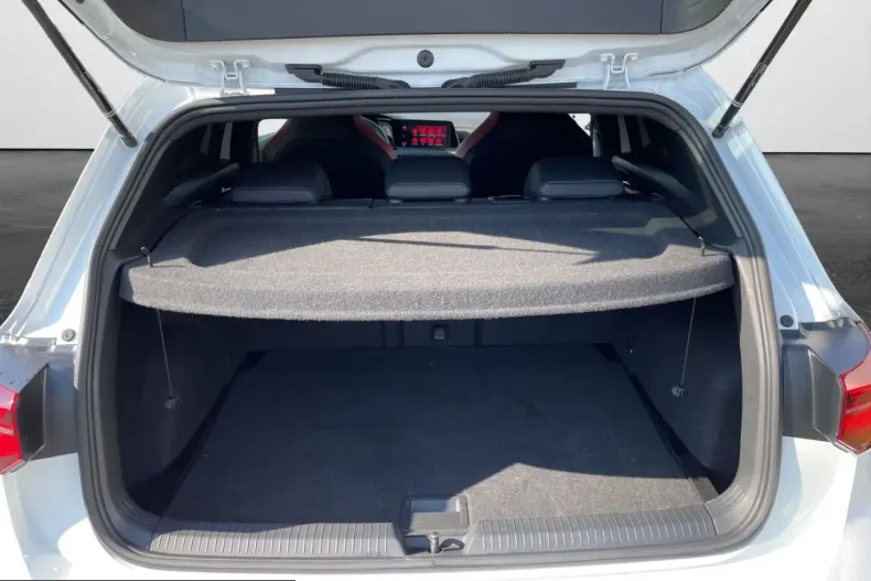Volkswagen Golf din 2023 cu 47.322 km - oferta VOL248692 - foto 11