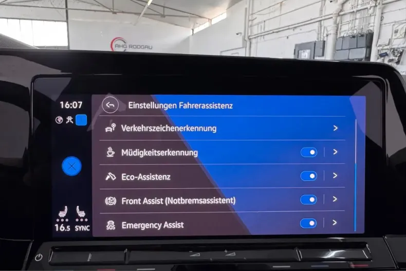 Volkswagen Golf din 2024 cu 26.679 km - oferta VOL248694 - foto 40