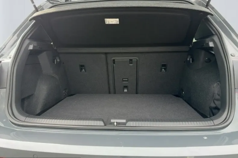 Volkswagen Golf din 2023 cu 22.834 km - oferta VOL248696 - foto 8