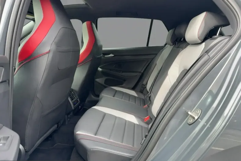 Volkswagen Golf din 2023 cu 22.834 km - oferta VOL248696 - foto 10