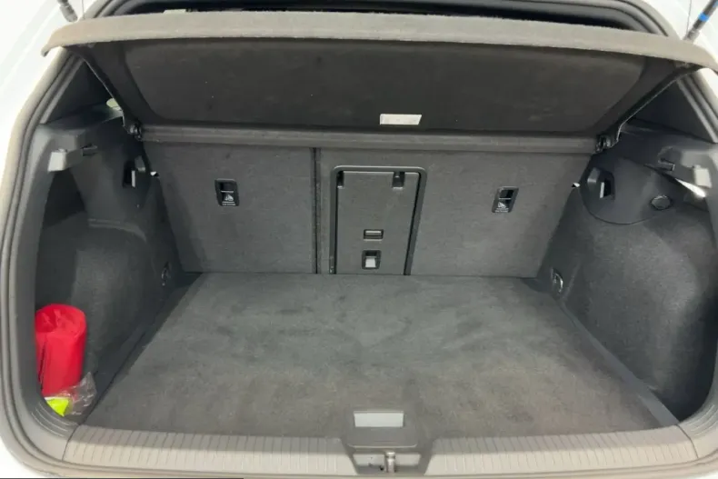 Volkswagen Golf din 2022 cu 44.833 km - oferta VOL248698 - foto 7