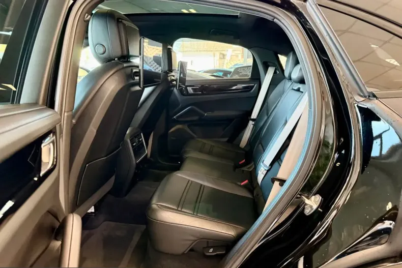 Porsche Cayenne din 2022 cu 58.621 km - oferta POR248711 - foto 12