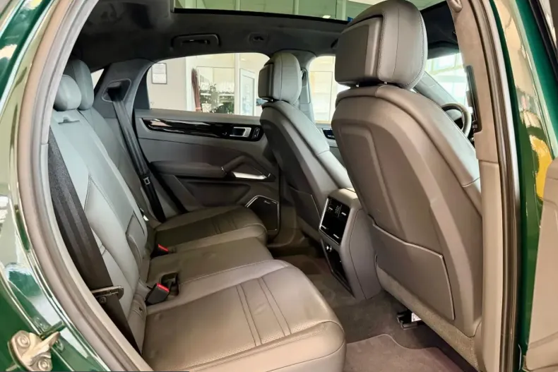 Porsche Cayenne din 2023 cu 82.369 km - oferta POR248721 - foto 10