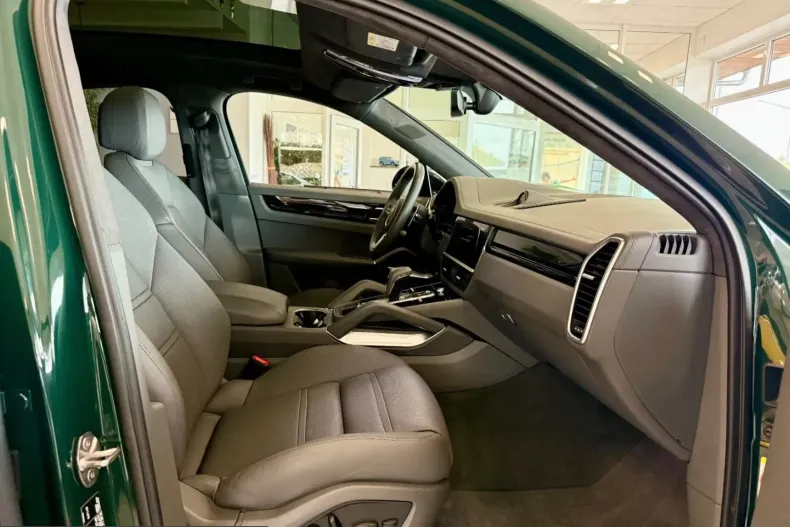 Porsche Cayenne din 2023 cu 82.369 km - oferta POR248721 - foto 12