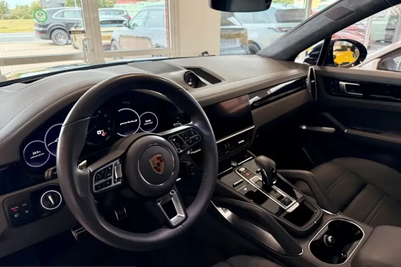 Porsche Cayenne din 2023 cu 82.369 km - oferta POR248721 - foto 14
