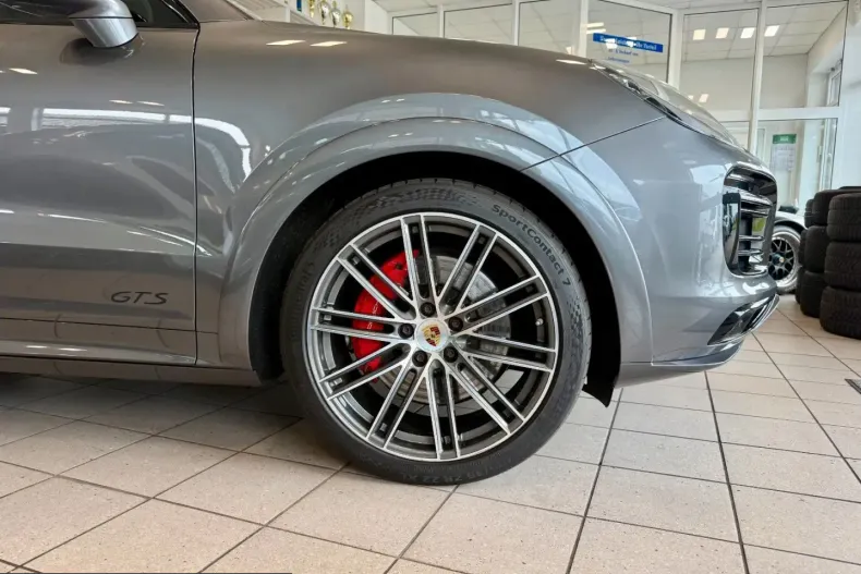 Porsche Cayenne din 2023 cu 76.126 km - oferta POR248722 - foto 6
