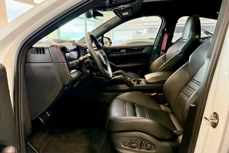 Porsche Cayenne din 2024 cu 33.419 km - oferta POR248723 - foto 9