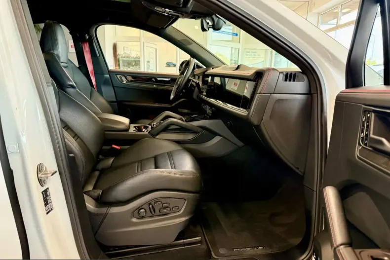 Porsche Cayenne din 2024 cu 33.419 km - oferta POR248723 - foto 15