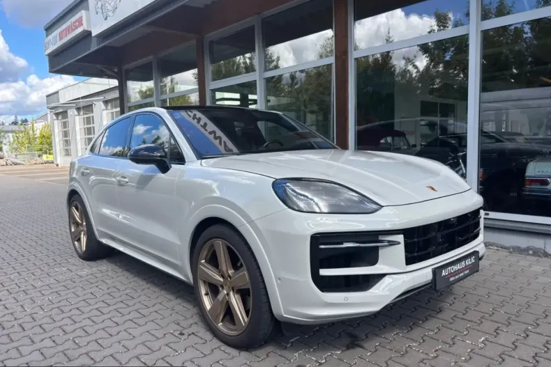 Porsche Cayenne din 2023 cu 67.345 km - oferta POR248725 - foto 1