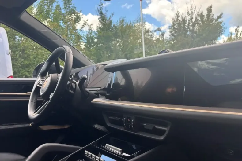 Porsche Cayenne din 2023 cu 67.345 km - oferta POR248725 - foto 8
