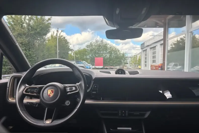 Porsche Cayenne din 2023 cu 67.345 km - oferta POR248725 - foto 12