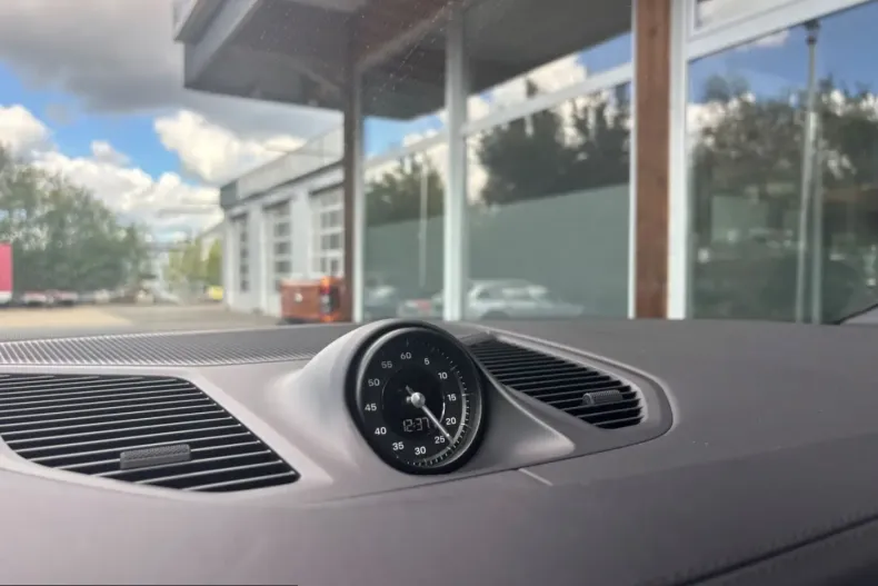 Porsche Cayenne din 2023 cu 67.345 km - oferta POR248725 - foto 17