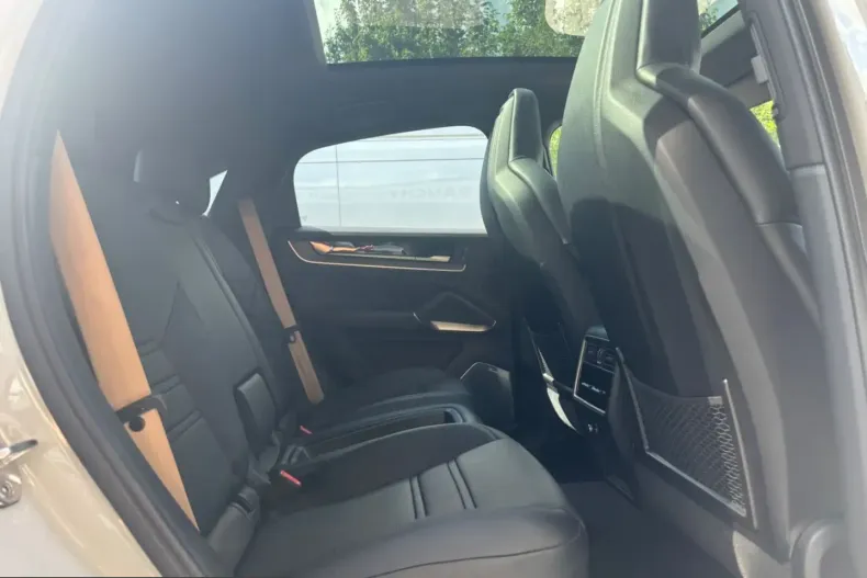 Porsche Cayenne din 2023 cu 67.345 km - oferta POR248725 - foto 19