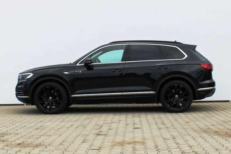 Volkswagen Touareg din 2022 cu 77.460 km - oferta VOL248770 - foto 2