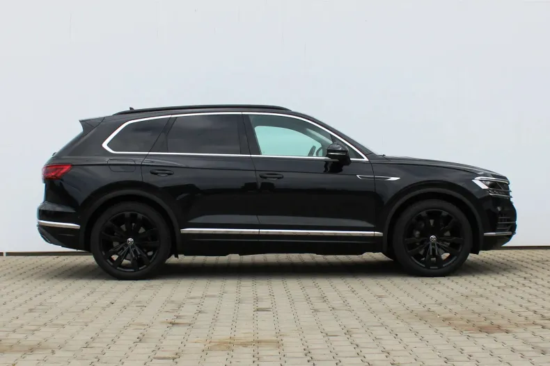 Volkswagen Touareg din 2022 cu 77.460 km - oferta VOL248770 - foto 6