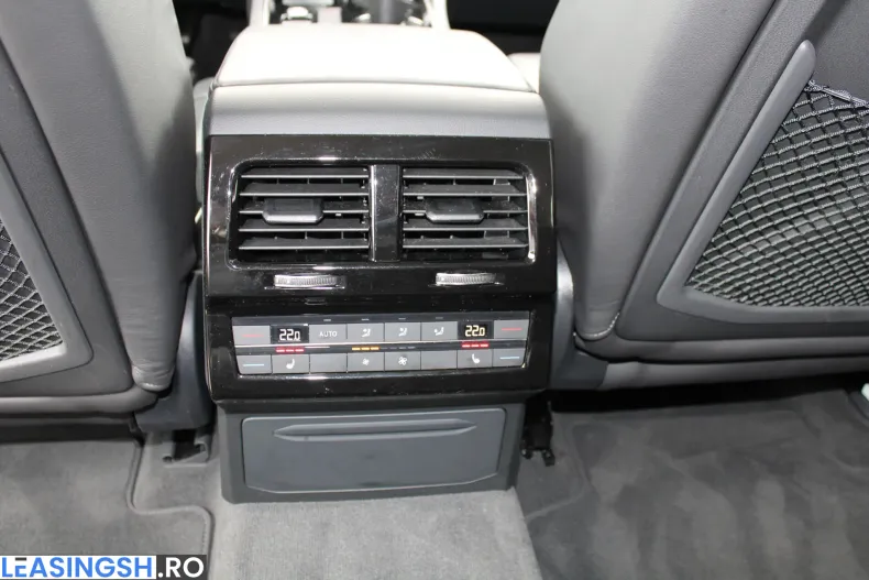 Volkswagen Touareg din 2022 cu 77.460 km - oferta VOL248770 - foto 13