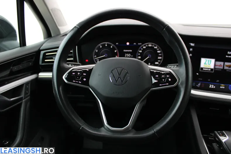 Volkswagen Touareg din 2022 cu 77.460 km - oferta VOL248770 - foto 17