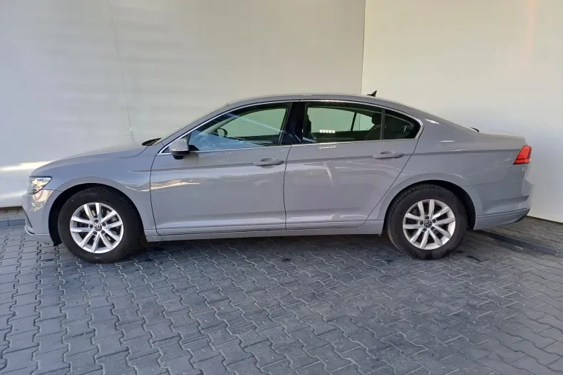 Volkswagen Passat din 2022 cu 80.755 km - oferta VOL248774 - foto 2