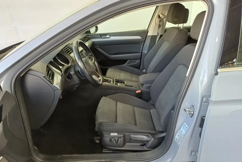 Volkswagen Passat din 2022 cu 80.755 km - oferta VOL248774 - foto 5