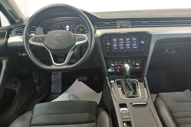 Volkswagen Passat din 2022 cu 60.996 km - oferta VOL248775 - foto 7