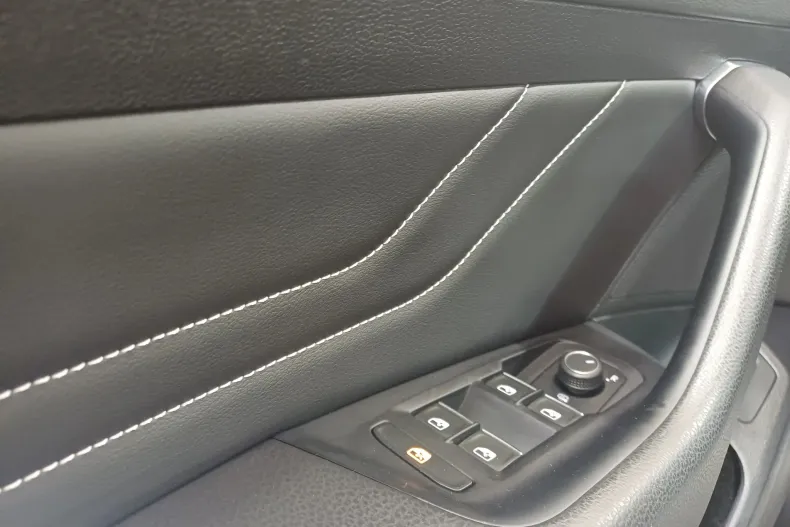 Volkswagen Passat din 2022 cu 60.996 km - oferta VOL248775 - foto 9