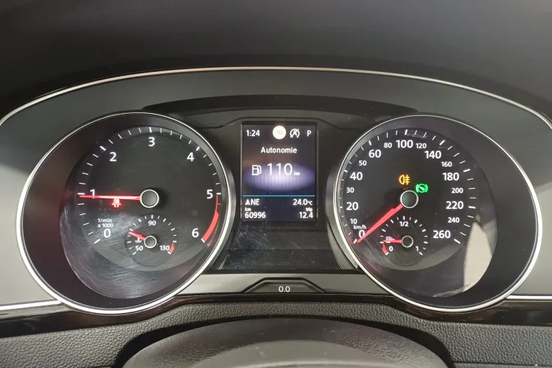 Volkswagen Passat din 2022 cu 60.996 km - oferta VOL248775 - foto 14
