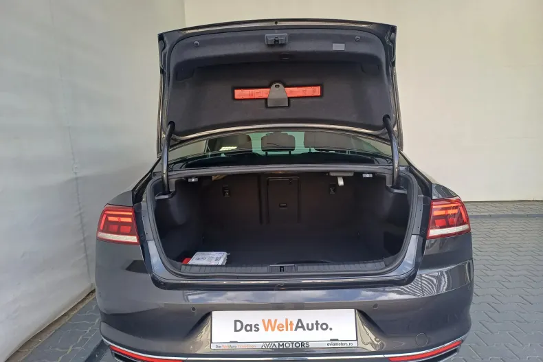 Volkswagen Passat din 2022 cu 60.996 km - oferta VOL248775 - foto 39