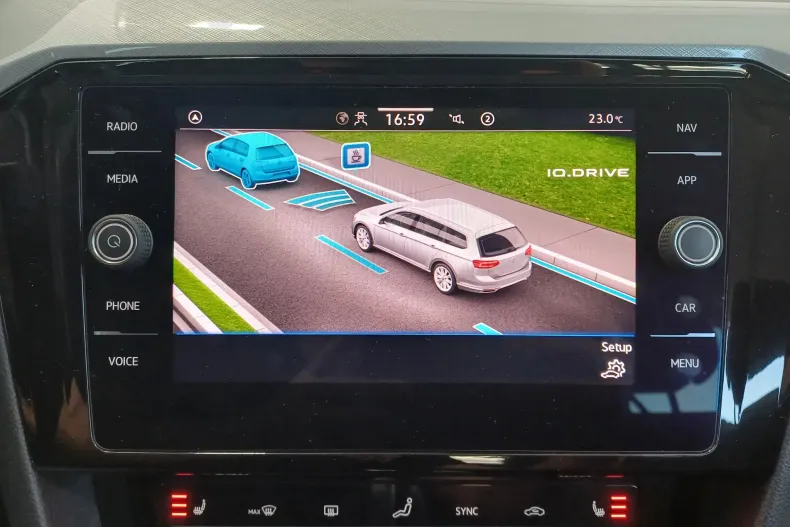 Volkswagen Passat din 2021 cu 72.281 km - oferta VOL248776 - foto 22